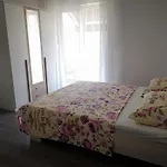 Dzeki * Split