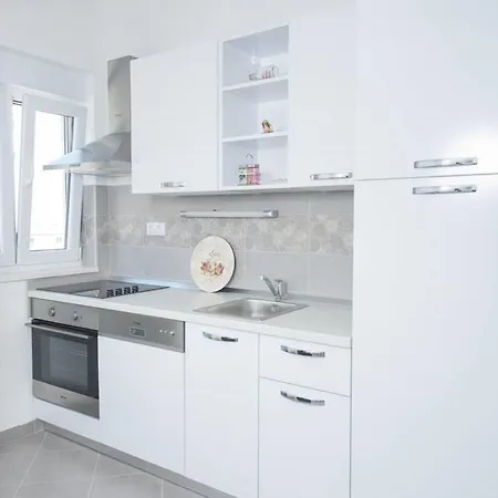 Dzeki Apartment
