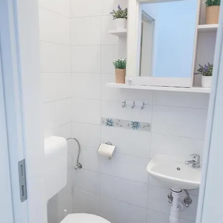 Dzeki Apartment *